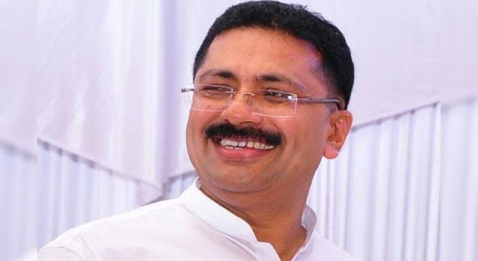 അവസാന വിക്കറ്റും വീണു, അരങ്ങത്തു നിന്ന് അടുക്കളയിലേക്ക് : കെ ടി ജലീല് അവസാന വിക്കറ്റും വീണു, അരങ്ങത്തു നിന്ന് അടുക്കളയിലേക്ക് : കെ ടി ജലീല്