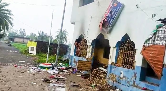 പത്തു വയസ്സുകാരിയുടെ ബലാത്സംഗക്കൊലയില് ഇന്നു വീണ്ടും പോസ്റ്റ്മോര്ട്ടം പത്തു വയസ്സുകാരിയുടെ ബലാത്സംഗക്കൊലയില് ഇന്നു വീണ്ടും പോസ്റ്റ്മോര്ട്ടം