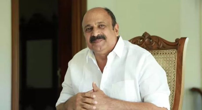 സിദ്ദിഖ് മടങ്ങി ; ശനിയാഴ്ച വീണ്ടും ഹാജരാകാന് നിര്ദേശം സിദ്ദിഖ് മടങ്ങി ; ശനിയാഴ്ച വീണ്ടും ഹാജരാകാന് നിര്ദേശം