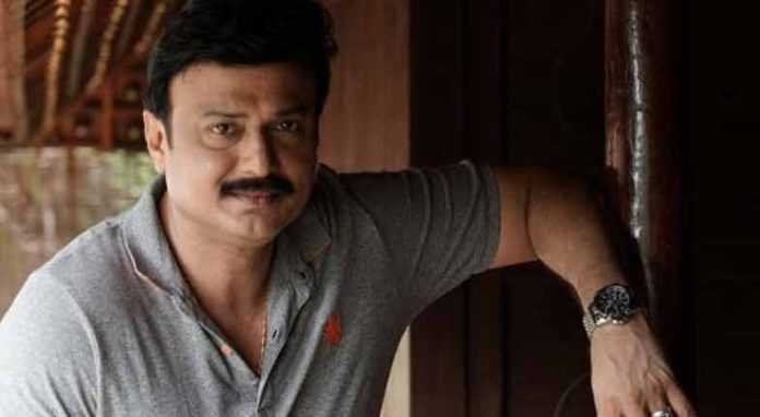 മദ്യലഹരിയില് നഗരത്തില് കാറോടിച്ച് അപകടം, സ്കൂട്ടര് ഇടിച്ചുതെറിപ്പിച്ചു, നടൻ ബൈജുവിന് എതിരെ കേസ് മദ്യലഹരിയില് നഗരത്തില് കാറോടിച്ച് അപകടം, സ്കൂട്ടര് ഇടിച്ചുതെറിപ്പിച്ചു, നടൻ ബൈജുവിന് എതിരെ കേസ്