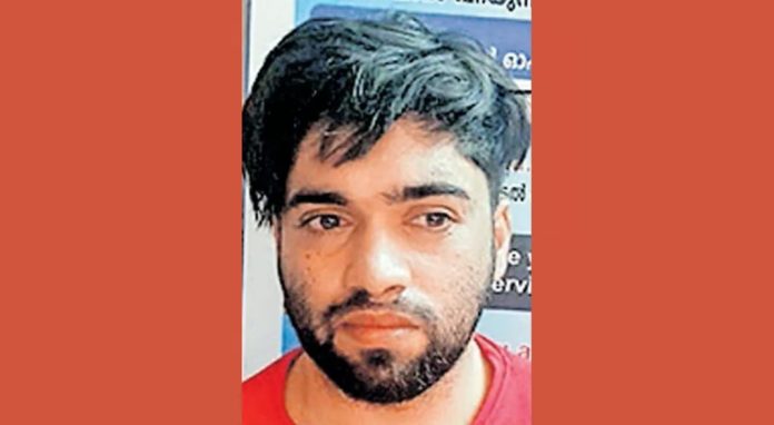 ട്രെയിനില് വിദ്യാര്ഥിനിക്ക് നേരെ ലൈംഗികാതിക്രമം ; യുവാവ് അറസ്റ്റില് ട്രെയിനില് വിദ്യാര്ഥിനിക്ക് നേരെ ലൈംഗികാതിക്രമം ; യുവാവ് അറസ്റ്റില്