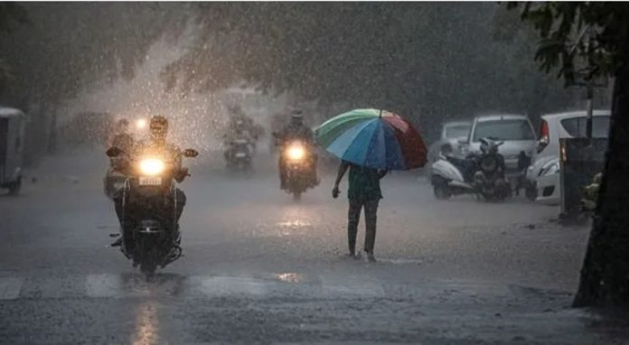 സംസ്ഥാനത്ത് ഇന്നും മഴയ്ക്ക് സാധ്യത ; 7 ജില്ലകളിൽ യെല്ലോ അലർട്ട് സംസ്ഥാനത്ത് ഇന്നും മഴയ്ക്ക് സാധ്യത ; 7 ജില്ലകളിൽ യെല്ലോ അലർട്ട്