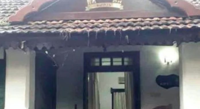 കുടിശ്ശിക 47.84 ലക്ഷം രൂപ : സംസ്ഥാന സർക്കാർ ആലുവ റെസ്റ്റ് ഹൗസ് തിരിച്ചുപിടിച്ചു കുടിശ്ശിക 47.84 ലക്ഷം രൂപ : സംസ്ഥാന സർക്കാർ ആലുവ റെസ്റ്റ് ഹൗസ് തിരിച്ചുപിടിച്ചു