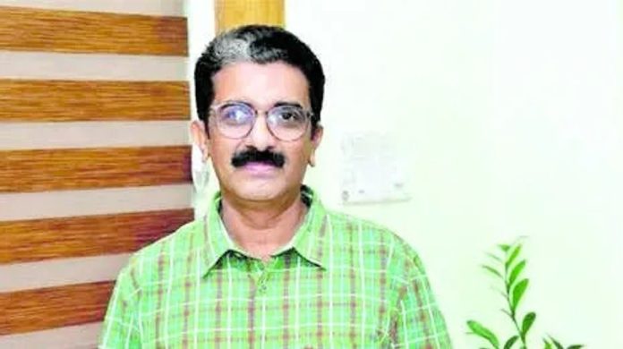 പെട്രോള് പമ്പിന്റെ ഫയല് തീര്പ്പാക്കിയതില് വീഴ്ചയില്ല ; നവീന് ബാബുവിന് കലക്ടറുടെ ക്ലീന്ചിറ്റ് പെട്രോള് പമ്പിന്റെ ഫയല് തീര്പ്പാക്കിയതില് വീഴ്ചയില്ല ; നവീന് ബാബുവിന് കലക്ടറുടെ ക്ലീന്ചിറ്റ്