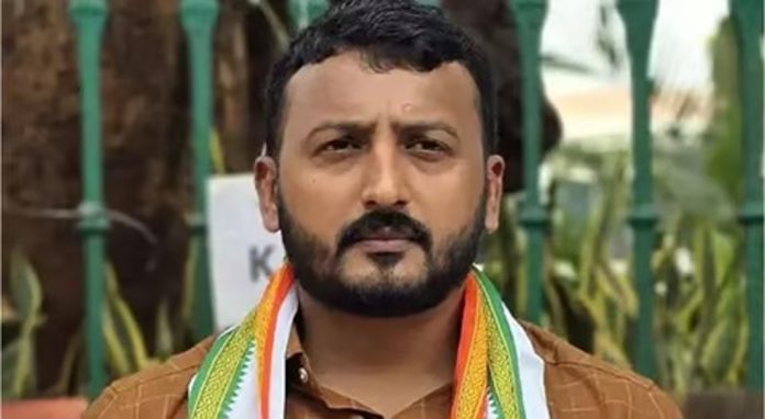 പാലക്കാട് ആവേശച്ചൂട് : അതിരാവിലെ മാർക്കറ്റിലെത്തി വോട്ട് ചോദിച്ച് രാഹുൽ പാലക്കാട് ആവേശച്ചൂട് : അതിരാവിലെ മാർക്കറ്റിലെത്തി വോട്ട് ചോദിച്ച് രാഹുൽ