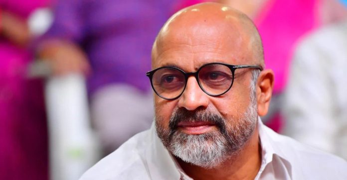 നടന് സിദ്ദിഖിനെ കസ്റ്റഡിയില് ആവശ്യപ്പെട്ട് സംസ്ഥാന സര്ക്കാര് സുപ്രീം കോടതിയില് നടന് സിദ്ദിഖിനെ കസ്റ്റഡിയില് ആവശ്യപ്പെട്ട് സംസ്ഥാന സര്ക്കാര് സുപ്രീം കോടതിയില്