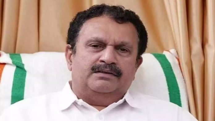 കോണ്ഗ്രസ് വിട്ട് ഒരു പാര്ട്ടിയിലേക്കുമില്ല, പാര്ട്ടി അവഗണിച്ചാല് രാഷ്ട്രീയത്തില് നിന്നും വിരമിച്ച് വീട്ടിലിരിക്കും : കെ മുരളീധരന് കോണ്ഗ്രസ് വിട്ട് ഒരു പാര്ട്ടിയിലേക്കുമില്ല, പാര്ട്ടി അവഗണിച്ചാല് രാഷ്ട്രീയത്തില് നിന്നും വിരമിച്ച് വീട്ടിലിരിക്കും : കെ മുരളീധരന്