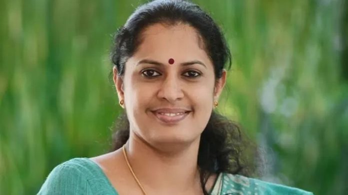 നവീൻ ബാബുവിന്റെ മരണം ; പിപി ദിവ്യയുടെ മുൻകൂര് ജാമ്യാപേക്ഷ പരിഗണിക്കുന്നത് മാറ്റി, ഹര്ജിയിൽ 24ന് വാദം നവീൻ ബാബുവിന്റെ മരണം ; പിപി ദിവ്യയുടെ മുൻകൂര് ജാമ്യാപേക്ഷ പരിഗണിക്കുന്നത് മാറ്റി, ഹര്ജിയിൽ 24ന് വാദം
