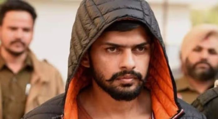 ലോറൻസ് ബിഷ്ണോയിയെ ഏറ്റുമുട്ടലിൽ കൊലപ്പെടുത്തുന്നവർക്ക് പാരിതോഷികം പ്രഖ്യാപിച്ച് കർണിസേന ലോറൻസ് ബിഷ്ണോയിയെ ഏറ്റുമുട്ടലിൽ കൊലപ്പെടുത്തുന്നവർക്ക് പാരിതോഷികം പ്രഖ്യാപിച്ച് കർണിസേന