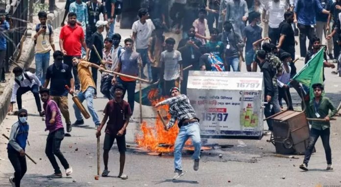 പ്രസിഡന്റിന്റെ രാജി ആവശ്യപ്പെട്ട് ബംഗ്ലാദേശിൽ വീണ്ടും പ്രതിഷേധം പ്രസിഡന്റിന്റെ രാജി ആവശ്യപ്പെട്ട് ബംഗ്ലാദേശിൽ വീണ്ടും പ്രതിഷേധം