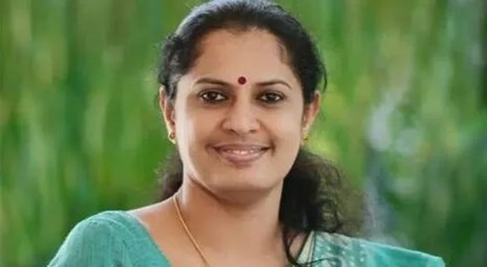 എഡിഎം നവീന്ബാബുവിന്റെ മരണം : പി പി ദിവ്യയ്ക്ക് നിര്ണായകം ; മുന്കൂര് ജാമ്യാപേക്ഷ ഇന്ന് കോടതിയില് എഡിഎം നവീന്ബാബുവിന്റെ മരണം : പി പി ദിവ്യയ്ക്ക് നിര്ണായകം ; മുന്കൂര് ജാമ്യാപേക്ഷ ഇന്ന് കോടതിയില്