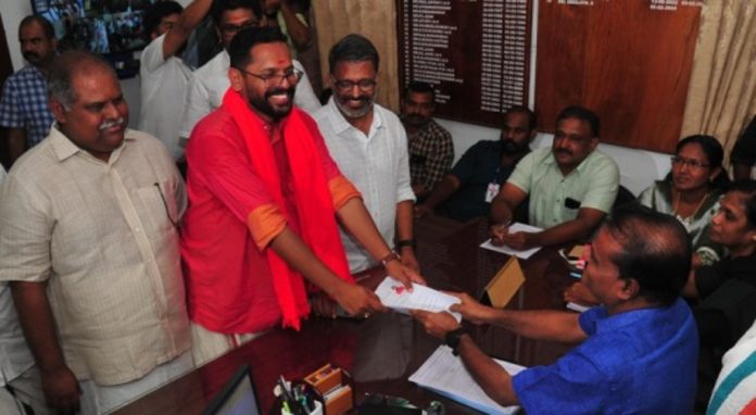 പാലക്കാട് എല്ഡിഎഫ് സ്ഥാനാര്ത്ഥി പി സരിന് നാമനിര്ദ്ദേശ പത്രിക സമര്പ്പിച്ചു പാലക്കാട് എല്ഡിഎഫ് സ്ഥാനാര്ത്ഥി പി സരിന് നാമനിര്ദ്ദേശ പത്രിക സമര്പ്പിച്ചു
