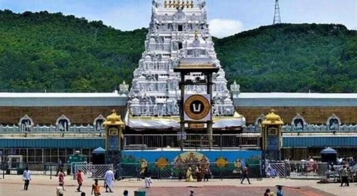 തിരുപ്പതിയിലെ ഹോട്ടലുകള്ക്ക് ബോംബ് ഭീഷണി തിരുപ്പതിയിലെ ഹോട്ടലുകള്ക്ക് ബോംബ് ഭീഷണി