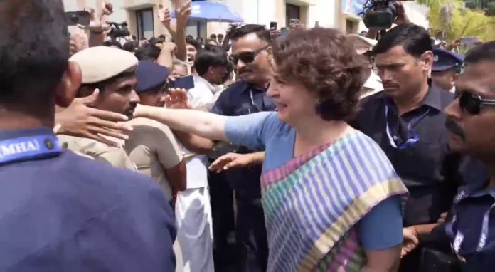 പ്രിയങ്കയുടെ നാമനിര്ദേശ പത്രിക സ്വീകരിച്ചു ; ബിജെപിയുടെ എതിര്പ്പ് തള്ളി പ്രിയങ്കയുടെ നാമനിര്ദേശ പത്രിക സ്വീകരിച്ചു ; ബിജെപിയുടെ എതിര്പ്പ് തള്ളി
