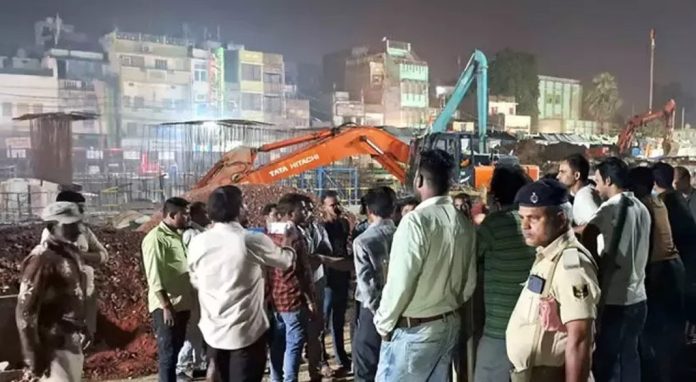 പട്നയില് മെട്രോ നിര്മാണത്തിനിടെ അപകടം : മൂന്ന് മരണം ; എട്ടുപേര്ക്ക് പരുക്ക് പട്നയില് മെട്രോ നിര്മാണത്തിനിടെ അപകടം : മൂന്ന് മരണം ; എട്ടുപേര്ക്ക് പരുക്ക്
