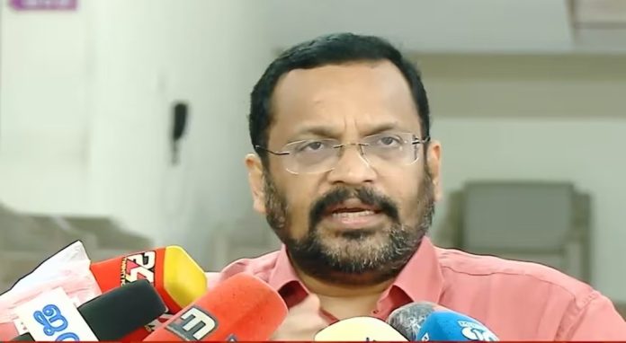 റവന്യൂ വകുപ്പിന് നല്കിയ ആദ്യ റിപ്പോര്ട്ടില് ഇല്ല ; കലക്ടര് കൊടുത്ത മൊഴി ഞങ്ങളുടെ മുമ്പില് നല്കിയ മൊഴിയല്ല : റവന്യൂമന്ത്രി കെ രാജന് റവന്യൂ വകുപ്പിന് നല്കിയ ആദ്യ റിപ്പോര്ട്ടില് ഇല്ല ; കലക്ടര് കൊടുത്ത മൊഴി ഞങ്ങളുടെ മുമ്പില് നല്കിയ മൊഴിയല്ല : റവന്യൂമന്ത്രി കെ രാജന്