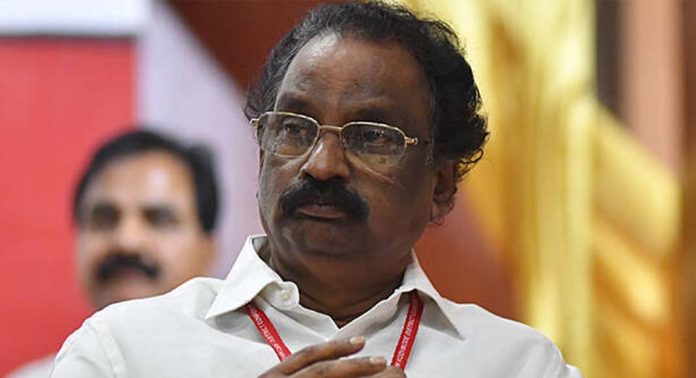 കരുണാകരന്റെ കുടുംബത്തെ അപമാനിച്ച ആളാണ് രാഹുല് മാങ്കൂട്ടത്തില് , സ്മൃതി മണ്ഡപം സന്ദർശിച്ചില്ലെന്ന് എ കെ ബാലന് കരുണാകരന്റെ കുടുംബത്തെ അപമാനിച്ച ആളാണ് രാഹുല് മാങ്കൂട്ടത്തില് , സ്മൃതി മണ്ഡപം സന്ദർശിച്ചില്ലെന്ന് എ കെ ബാലന്