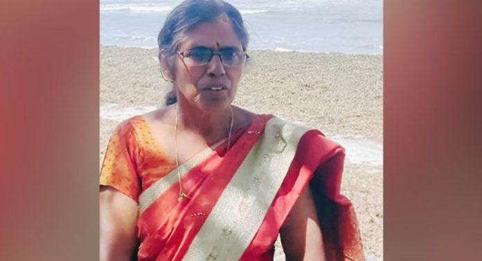 മലവെള്ളപ്പാച്ചിലിൽപെട്ട് ഭർത്താവ് നോക്കി നിൽക്കെ വീട്ടമ്മയ്ക്ക് ദാരുണാന്ത്യം മലവെള്ളപ്പാച്ചിലിൽപെട്ട് ഭർത്താവ് നോക്കി നിൽക്കെ വീട്ടമ്മയ്ക്ക് ദാരുണാന്ത്യം