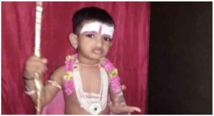 കേക്ക് കഴിച്ചതിന് പിന്നാലെ 5 വയസുകാരൻ മരിച്ചു , മാതാപിതാക്കൾ ഗുരുതരാവസ്ഥയിൽ കേക്ക് കഴിച്ചതിന് പിന്നാലെ 5 വയസുകാരൻ മരിച്ചു , മാതാപിതാക്കൾ ഗുരുതരാവസ്ഥയിൽ