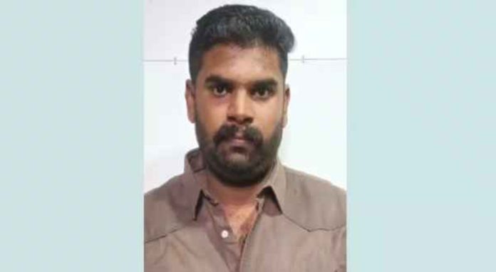 പെണ്കുട്ടിയെ പിന്തുടര്ന്ന് നഗ്നതാ പ്രദര്ശനം ; യുവാവ് അറസ്റ്റിൽ പെണ്കുട്ടിയെ പിന്തുടര്ന്ന് നഗ്നതാ പ്രദര്ശനം ; യുവാവ് അറസ്റ്റിൽ