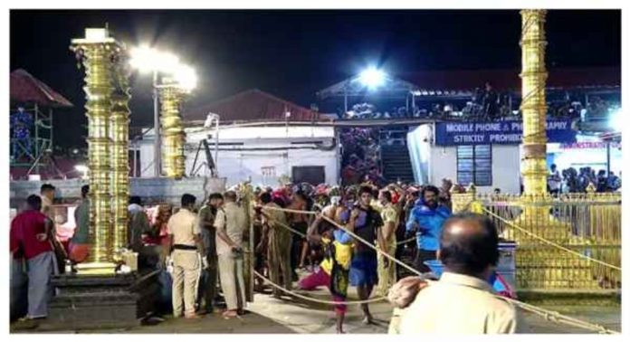 ശബരിമലയിൽ സ്പോട്ട് ബുക്കിംഗിന് വഴങ്ങി സർക്കാർ ; പ്രതിദിനം 10,000 പേർക്ക് ദർശനം ശബരിമലയിൽ സ്പോട്ട് ബുക്കിംഗിന് വഴങ്ങി സർക്കാർ ; പ്രതിദിനം 10,000 പേർക്ക് ദർശനം