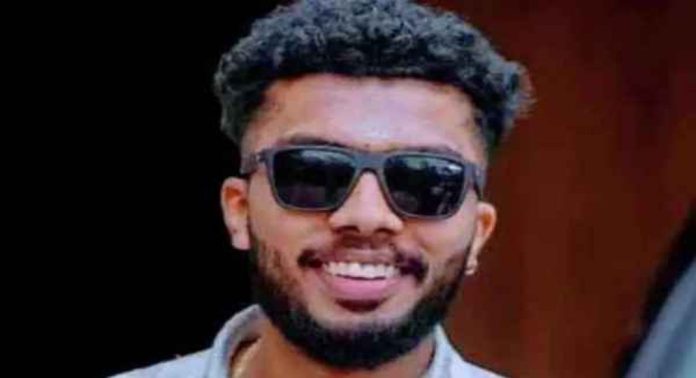കപ്പലപകടത്തിൽ മരിച്ച മലയാളി സ്വദേശിയുടെ മൃതദേഹം കുവൈത്ത് വിമാനത്താവളത്തിലെത്തിച്ചു കപ്പലപകടത്തിൽ മരിച്ച മലയാളി സ്വദേശിയുടെ മൃതദേഹം കുവൈത്ത് വിമാനത്താവളത്തിലെത്തിച്ചു