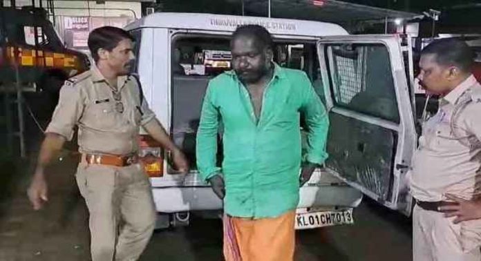 കിടപ്പുമുറികളിൽ ഒളിഞ്ഞു നോട്ടവും നഗ്നതാ പ്രദർശനവും: പ്രതിയെ പിടികൂടി പോലീസ് കിടപ്പുമുറികളിൽ ഒളിഞ്ഞു നോട്ടവും നഗ്നതാ പ്രദർശനവും: പ്രതിയെ പിടികൂടി പോലീസ്