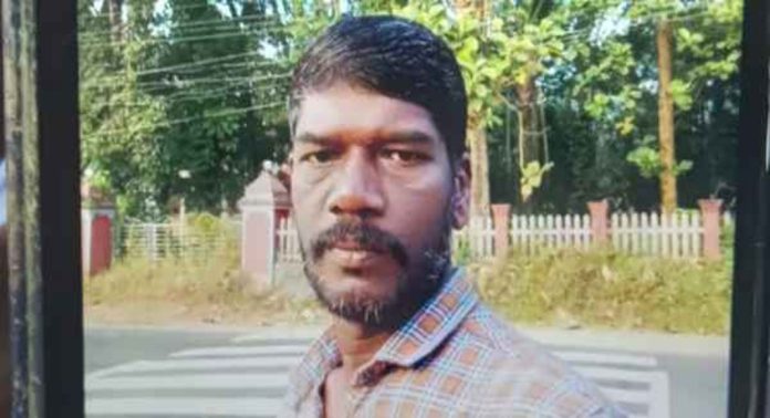 ഇടുക്കിയിൽ ജില്ലാ ആശുപത്രി കെട്ടിടത്തില് നിന്ന് ചാടി യുവാവ് ജീവനൊടുക്കി ഇടുക്കിയിൽ ജില്ലാ ആശുപത്രി കെട്ടിടത്തില് നിന്ന് ചാടി യുവാവ് ജീവനൊടുക്കി