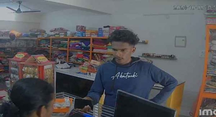 180 രൂപയ്ക്ക് പകരം 1800 രൂപ അയച്ചെന്ന് പറഞ്ഞ് ഗൂഗിള് പേ തട്ടിപ്പ് 180 രൂപയ്ക്ക് പകരം 1800 രൂപ അയച്ചെന്ന് പറഞ്ഞ് ഗൂഗിള് പേ തട്ടിപ്പ്