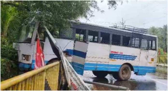 മലപ്പുറത്ത് കെഎസ്ആർടിസി ബസ് നിയന്ത്രണം വിട്ട് അപകടം ; 5 പേർക്ക് പരിക്ക് മലപ്പുറത്ത് കെഎസ്ആർടിസി ബസ് നിയന്ത്രണം വിട്ട് അപകടം ; 5 പേർക്ക് പരിക്ക്