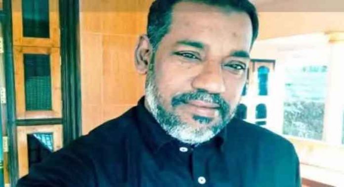 റിയാദിൽ ഹൃദയാഘാതം മൂലം മരിച്ച പ്രവാസിയുടെ മൃതദേഹം നാട്ടിൽ ഖബറടക്കി റിയാദിൽ ഹൃദയാഘാതം മൂലം മരിച്ച പ്രവാസിയുടെ മൃതദേഹം നാട്ടിൽ ഖബറടക്കി