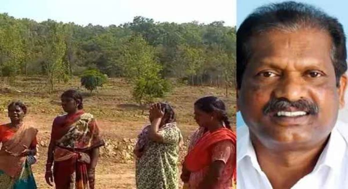 അട്ടപ്പാടിയിൽ വ്യാജ രേഖകൾ ഉണ്ടാക്കി ഭൂമി തട്ടിയെടുക്കുന്നുവെന്ന് റിപ്പോർട്ട് ; ഒ.ആർ കേളു അട്ടപ്പാടിയിൽ വ്യാജ രേഖകൾ ഉണ്ടാക്കി ഭൂമി തട്ടിയെടുക്കുന്നുവെന്ന് റിപ്പോർട്ട് ; ഒ.ആർ കേളു