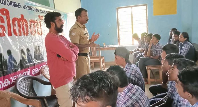 കൊടുമൺ പോലീസ് ലഹരി വിരുദ്ധ ക്ലാസ് സംഘടിപ്പിച്ചു കൊടുമൺ പോലീസ് ലഹരി വിരുദ്ധ ക്ലാസ് സംഘടിപ്പിച്ചു