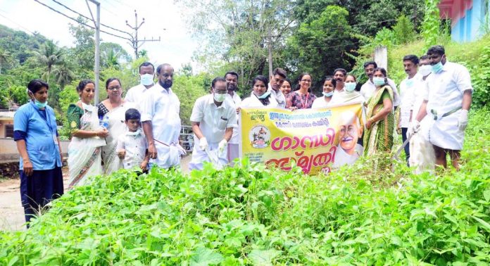 ഗാന്ധി ജയന്തി ദിനത്തിൽ കോന്നി കോൺഗ്രസ് മണ്ഡലം കമ്മിറ്റി കനവി പദ്ധതി നടപ്പിലാക്കി ഗാന്ധി ജയന്തി ദിനത്തിൽ കോന്നി കോൺഗ്രസ് മണ്ഡലം കമ്മിറ്റി കനവി പദ്ധതി നടപ്പിലാക്കി