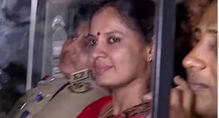 ദിവ്യ അഴിക്കുള്ളില് : പുള്ളിക്കുന്ന് വനിതാ ജയിലിലെത്തിച്ചു ; ജാമ്യാപേക്ഷയെ എതിർക്കുമെന്ന് നവീന്റെ കുടുംബം ദിവ്യ അഴിക്കുള്ളില് : പുള്ളിക്കുന്ന് വനിതാ ജയിലിലെത്തിച്ചു ; ജാമ്യാപേക്ഷയെ എതിർക്കുമെന്ന് നവീന്റെ കുടുംബം