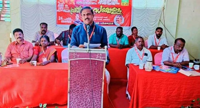 പന്തളത്തെ കുടുംബാരോഗ്യ കേന്ദ്രം കിടത്തി ചികിത്സാ സൗകര്യം ഉള്ള ജനറൽ ആശുപത്രിയായി ഉയർത്തണമെന്ന് സി പി ഐ എം പന്തളത്തെ കുടുംബാരോഗ്യ കേന്ദ്രം കിടത്തി ചികിത്സാ സൗകര്യം ഉള്ള ജനറൽ ആശുപത്രിയായി ഉയർത്തണമെന്ന് സി പി ഐ എം