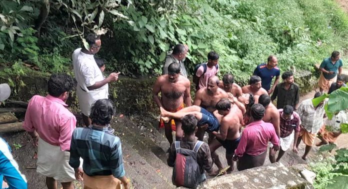 കോന്നിയിൽ നദിയിൽ കുളിക്കാൻ ഇറങ്ങിയ വിദ്യാർത്ഥി മുങ്ങി മരിച്ചു കോന്നിയിൽ നദിയിൽ കുളിക്കാൻ ഇറങ്ങിയ വിദ്യാർത്ഥി മുങ്ങി മരിച്ചു