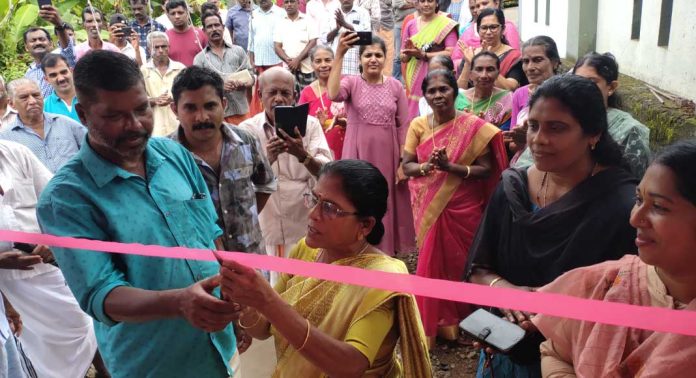 കുടമുരുട്ടിയിലെ പുനരുദ്ധരിച്ച പോസ്റ്റ് ഓഫീസിന്റെ ഉദ്ഘാടനം നടത്തി കുടമുരുട്ടിയിലെ പുനരുദ്ധരിച്ച പോസ്റ്റ് ഓഫീസിന്റെ ഉദ്ഘാടനം നടത്തി