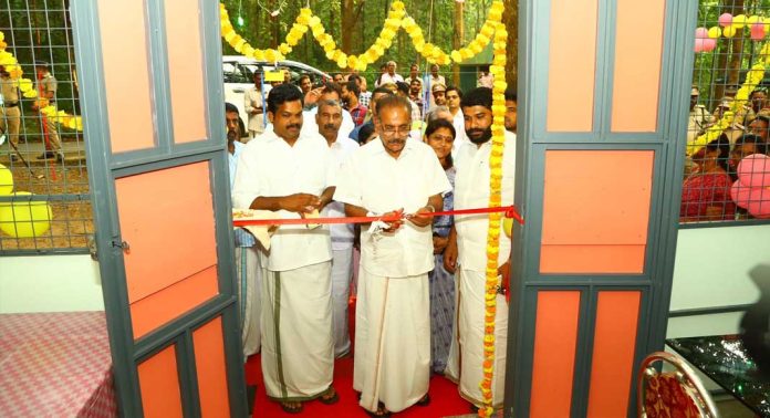 ആരണ്യകം ഇക്കോ കഫെയുടെ ഉദ്ഘാടനം വനം വകുപ്പ് മന്ത്രി എ കെ ശശീന്ദ്രൻ നിർവഹിച്ചു ആരണ്യകം ഇക്കോ കഫെയുടെ ഉദ്ഘാടനം വനം വകുപ്പ് മന്ത്രി എ കെ ശശീന്ദ്രൻ നിർവഹിച്ചു