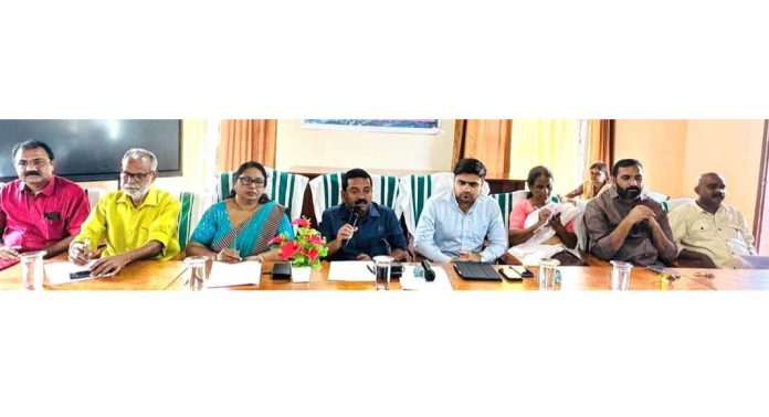 ശബരിമല തീർത്ഥാടനം ; മുന്നൊരുക്കങ്ങൾ നവംബർ 5 നകം പൂർത്തീകരിക്കണമെന്ന് അഡ്വ. പ്രമോദ് നാരായൺ എംഎൽഎ നിർദേശം നൽകി ശബരിമല തീർത്ഥാടനം ; മുന്നൊരുക്കങ്ങൾ നവംബർ 5 നകം പൂർത്തീകരിക്കണമെന്ന് അഡ്വ. പ്രമോദ് നാരായൺ എംഎൽഎ നിർദേശം നൽകി