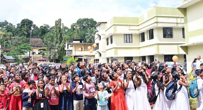 ജില്ല ശിശുക്ഷേമ സമിതിയുടെ വര്ണ്ണോത്സവം കോഴഞ്ചേരിയിൽ തുടങ്ങി ജില്ല ശിശുക്ഷേമ സമിതിയുടെ വര്ണ്ണോത്സവം കോഴഞ്ചേരിയിൽ തുടങ്ങി