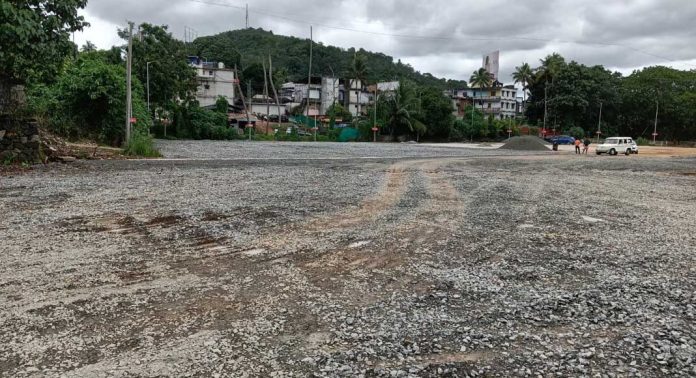 കോന്നി കെ എസ് ആർ ടി സി ബസ് സ്റ്റേഷൻയാർഡ് നിർമ്മാണം പുരോഗമിക്കുന്നു കോന്നി കെ എസ് ആർ ടി സി ബസ് സ്റ്റേഷൻയാർഡ് നിർമ്മാണം പുരോഗമിക്കുന്നു