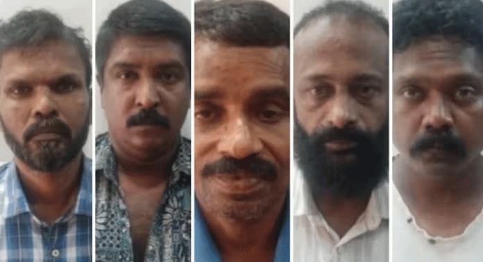 അന്യസംസ്ഥാന തൊഴിലാളികളുടെ ക്യാമ്പിൽ കയറി അതിക്രമം ; അഞ്ചംഗ സംഘം പിടിയില് അന്യസംസ്ഥാന തൊഴിലാളികളുടെ ക്യാമ്പിൽ കയറി അതിക്രമം ; അഞ്ചംഗ സംഘം പിടിയില്