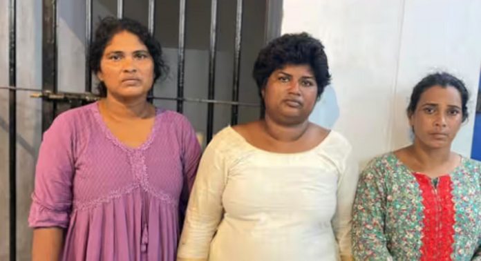 ബസിൽ യാത്രക്കാരിയുടെ മാല പിടിച്ചുപറിച്ച സ്ത്രീകളെ തടഞ്ഞുവെച്ച് പോലീസിന് കൈമാറി ബസിൽ യാത്രക്കാരിയുടെ മാല പിടിച്ചുപറിച്ച സ്ത്രീകളെ തടഞ്ഞുവെച്ച് പോലീസിന് കൈമാറി