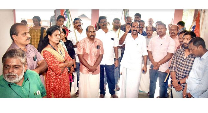 എ.ഡി.എം നവീൻ ബാബുവിന്റെ മരണത്തിന്റെ ഉത്തരവാദികളെ അറസ്റ്റ് ചെയ്യണം – എൻ ജി ഒ അസോസിയേഷൻ എ.ഡി.എം നവീൻ ബാബുവിന്റെ മരണത്തിന്റെ ഉത്തരവാദികളെ അറസ്റ്റ് ചെയ്യണം – എൻ ജി ഒ അസോസിയേഷൻ