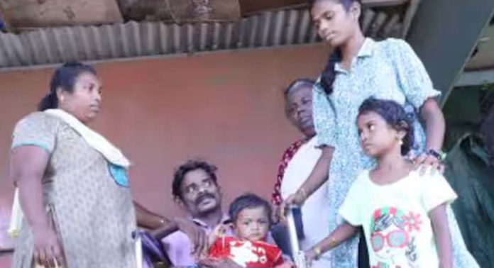 ഭിന്നശേഷിക്കാരന് നടത്തുന്ന തട്ടുകടയില് ചത്ത ആടിന്റെ ചീഞ്ഞ മാംസം തള്ളി സാമൂഹ്യ വിരുദ്ധര് ഭിന്നശേഷിക്കാരന് നടത്തുന്ന തട്ടുകടയില് ചത്ത ആടിന്റെ ചീഞ്ഞ മാംസം തള്ളി സാമൂഹ്യ വിരുദ്ധര്