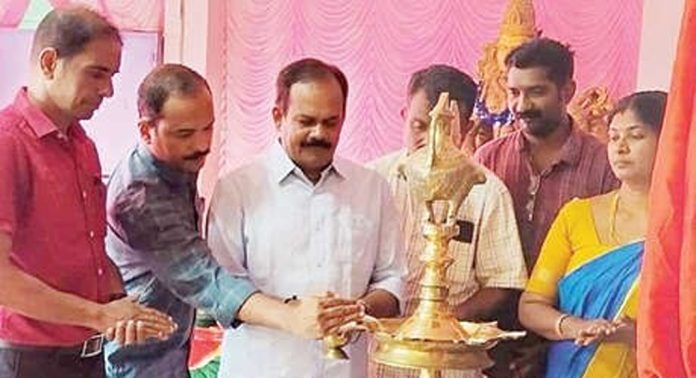 മുട്ടത്ത്കോണം എസ്.എൻ.ഡി.പി ഹയർ സെക്കൻഡറി സ്കൂൾ കലോത്സവം ഉദ്ഘാടനം ചെയ്തു മുട്ടത്ത്കോണം എസ്.എൻ.ഡി.പി ഹയർ സെക്കൻഡറി സ്കൂൾ കലോത്സവം ഉദ്ഘാടനം ചെയ്തു