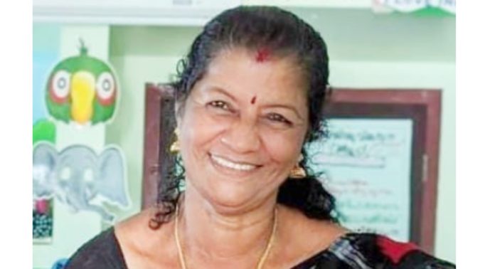 പത്തനംതിട്ട നഗരസഭാ കൌണ്സിലര് ഇന്ദിരാ മണിയമ്മ (63) നിര്യാതയായി പത്തനംതിട്ട നഗരസഭാ കൌണ്സിലര് ഇന്ദിരാ മണിയമ്മ (63) നിര്യാതയായി