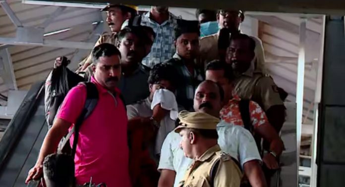 കൊച്ചിയിലെ അലൻ വോക്കറുടെ ഷോയ്ക്കിടെ മൊബൈലുകൾ മോഷ്ടിച്ച കേസിലെ രണ്ട് പ്രതികളെ കൊച്ചിയിൽ എത്തിച്ചു കൊച്ചിയിലെ അലൻ വോക്കറുടെ ഷോയ്ക്കിടെ മൊബൈലുകൾ മോഷ്ടിച്ച കേസിലെ രണ്ട് പ്രതികളെ കൊച്ചിയിൽ എത്തിച്ചു