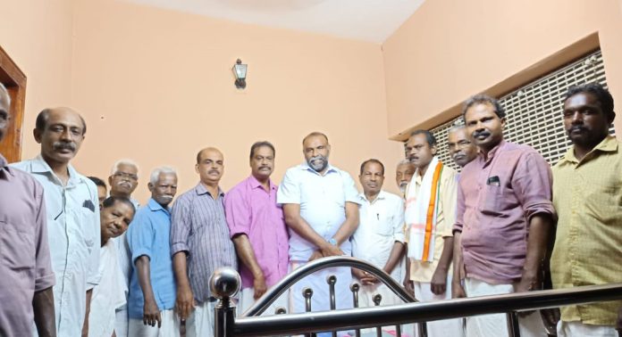 കാട്ടുപന്നിയുടെ ആക്രമണം ; വേലിനിർമ്മാണത്തിന് ഉള്ള സാമ്പത്തിക സഹായം ലഭ്യമാക്കുവാൻ അധികൃതർ തയ്യാറാവണമെന്ന് കോൺഗ്രസ് വയണകുന്ന് വാർഡ് സമ്മേളനം കാട്ടുപന്നിയുടെ ആക്രമണം ; വേലിനിർമ്മാണത്തിന് ഉള്ള സാമ്പത്തിക സഹായം ലഭ്യമാക്കുവാൻ അധികൃതർ തയ്യാറാവണമെന്ന് കോൺഗ്രസ് വയണകുന്ന് വാർഡ് സമ്മേളനം